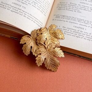 Vintage 1940s Gold-Tone 3-Leaf Dress Clip
